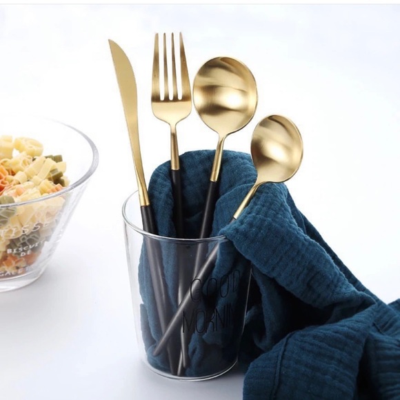 💫 Beautiful Black and Gold 💫 flatwares - Picture 3 of 6